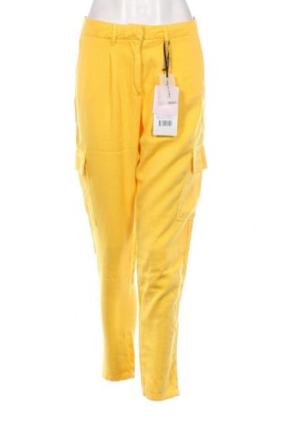Pantaloni de femei Naf Naf, Mărime M, Culoare Galben, Preț 54,37 Lei