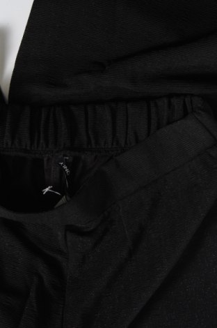 Γυναικείο παντελόνι ONLY, Μέγεθος S, Χρώμα Μαύρο, Τιμή 10,86 €