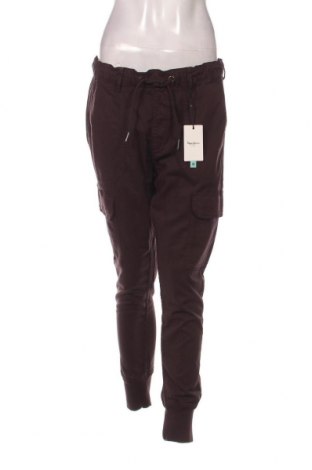 Pantaloni de femei Pepe Jeans, Mărime XL, Culoare Maro, Preț 120,07 Lei