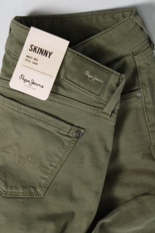 Дамски панталон Pepe Jeans, Размер XS, Цвят Зелен, Цена 21,90 лв.