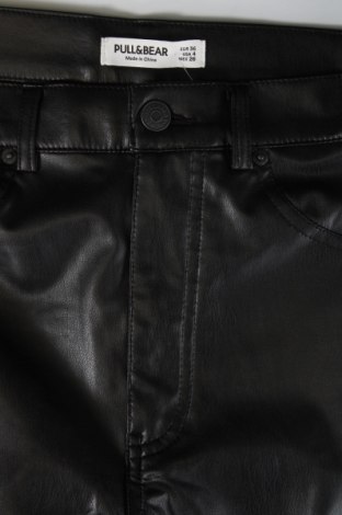 Pantaloni de femei Pull&Bear, Mărime XS, Culoare Negru, Preț 42,17 Lei