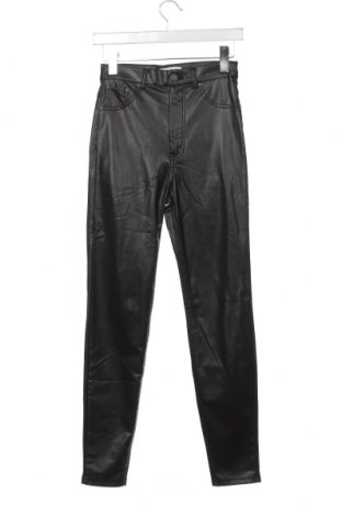 Γυναικείο παντελόνι Pull&Bear, Μέγεθος XS, Χρώμα Μαύρο, Τιμή 8,45 €