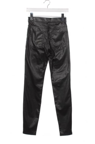 Дамски панталон Pull&Bear, Размер XS, Цвят Черен, Цена 16,53 лв.