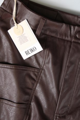 Pantaloni de femei Reiko, Mărime S, Culoare Maro, Preț 50,26 Lei