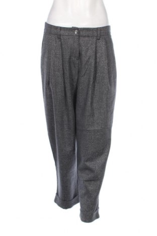 Дамски панталон Sisley, Размер S, Цвят Сив, Цена 29,40 лв.