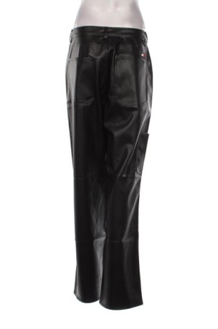 Дамски панталон Tommy Jeans, Размер M, Цвят Черен, Цена 106,26 лв.