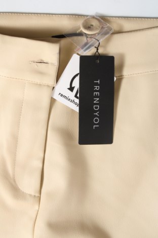 Дамски панталон Trendyol, Размер M, Цвят Бежов, Цена 87,00 лв.