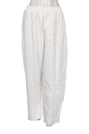 Дамски панталон Trendyol, Размер M, Цвят Бял, Цена 15,66 лв.