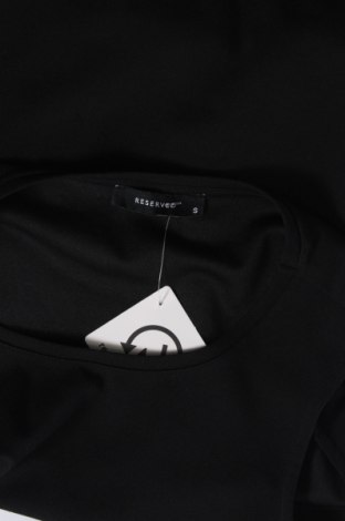 Γυναικείο αμάνικο μπλουζάκι Reserved, Μέγεθος S, Χρώμα Μαύρο, Τιμή 5,12 €