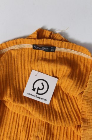 Дамски пуловер Bershka, Размер S, Цвят Жълт, Цена 29,00 лв.