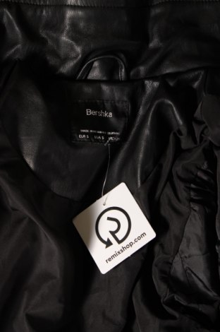 Dámská kožená bunda  Bershka, Velikost S, Barva Černá, Cena  781,00 Kč
