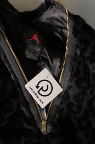 Дамско яке Air Jordan Nike, Размер M, Цвят Черен, Цена 137,70 лв.
