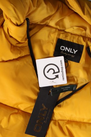 Γυναικείο μπουφάν ONLY, Μέγεθος M, Χρώμα Κίτρινο, Τιμή 27,05 €