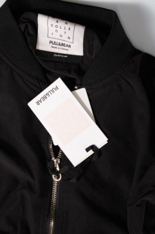 Γυναικείο μπουφάν Pull&Bear, Μέγεθος M, Χρώμα Μαύρο, Τιμή 39,69 €