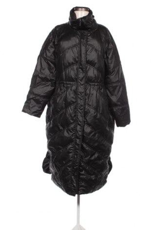 Γυναικείο μπουφάν Reserved, Μέγεθος M, Χρώμα Μαύρο, Τιμή 21,53 €