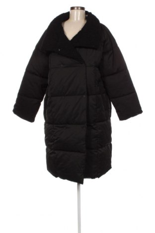 Γυναικείο μπουφάν Reserved, Μέγεθος L, Χρώμα Μαύρο, Τιμή 29,97 €