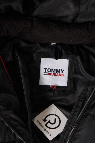 Дамско яке Tommy Jeans, Размер M, Цвят Черен, Цена 355,00 лв.