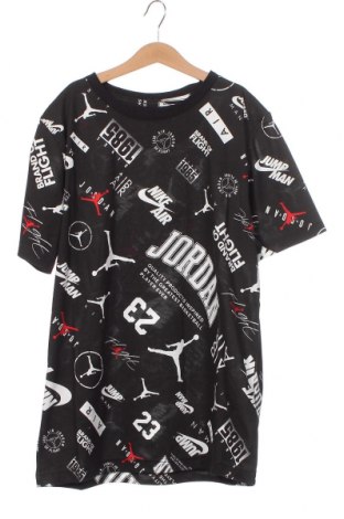 Детска тениска Air Jordan Nike, Размер 13-14y/ 164-168 см, Цвят Черен, Цена 79,00 лв.