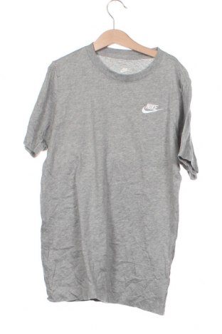Παιδικό μπλουζάκι Nike, Μέγεθος 10-11y/ 146-152 εκ., Χρώμα Γκρί, Τιμή 23,38 €