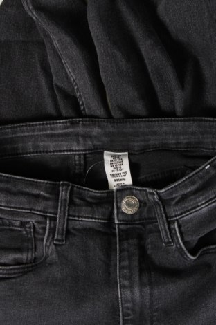 Dziecięce jeansy H&M, Rozmiar 12-13y/ 158-164 cm, Kolor Szary, Cena 102,35 zł