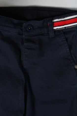 Pantaloni scurți pentru copii, Mărime 6-7y/ 122-128 cm, Culoare Albastru, Preț 61,43 Lei