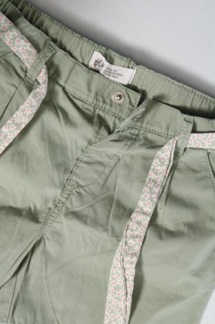 Dětské krátké kalhoty  H&M, Velikost 4-5y/ 110-116 cm, Barva Zelená, Cena  199,00 Kč