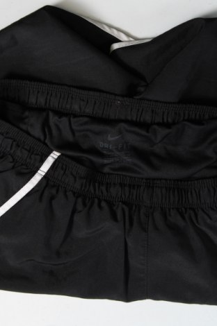 Kinder Shorts Nike, Größe 11-12y/ 152-158 cm, Farbe Schwarz, Preis 21,57 €