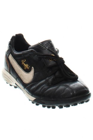 Детски обувки Nike, Размер 35, Цвят Черен, Цена 121,18 лв.