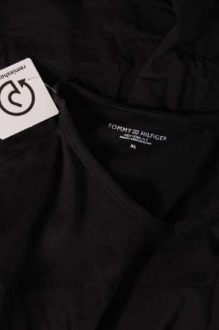 Pánské tričko  Tommy Hilfiger, Velikost XL, Barva Černá, Cena  988,00 Kč