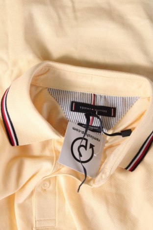 Pánské tričko  Tommy Hilfiger, Velikost L, Barva Žlutá, Cena  988,00 Kč