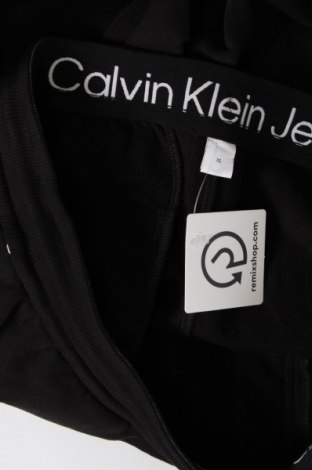 Мъжки къс панталон Calvin Klein Jeans, Размер XL, Цвят Черен, Цена 88,00 лв.