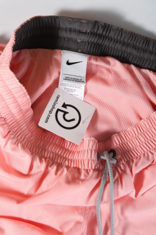 Ανδρικό κοντό παντελόνι Nike, Μέγεθος S, Χρώμα Ρόζ , Τιμή 21,11 €