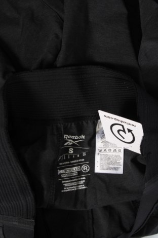 Мъжки къс панталон Reebok, Размер S, Цвят Черен, Цена 37,44 лв.