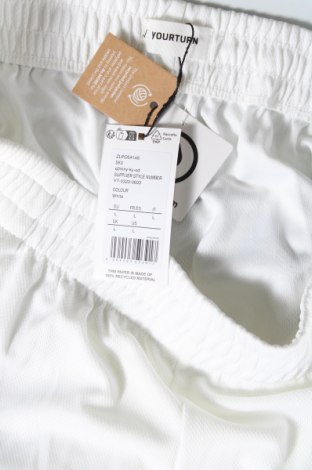 Ανδρικό κοντό παντελόνι Your Turn, Μέγεθος L, Χρώμα Λευκό, Τιμή 8,58 €