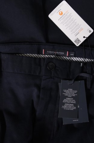 Pantaloni de bărbați Tommy Hilfiger, Mărime XXL, Culoare Albastru, Preț 265,95 Lei