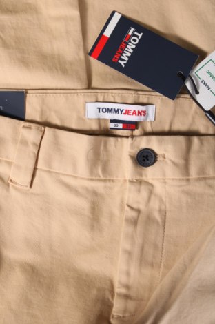 Pantaloni de bărbați Tommy Jeans, Mărime M, Culoare Bej, Preț 265,95 Lei