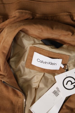 Мъжко кожено яке Calvin Klein, Размер L, Цвят Бежов, Цена 146,65 лв.