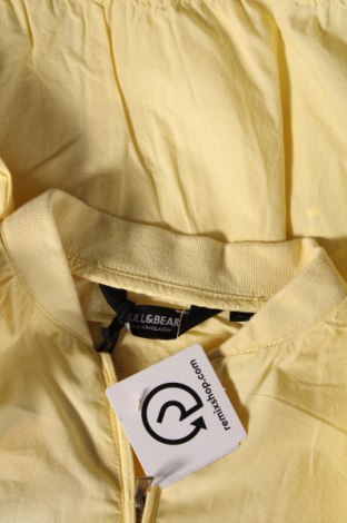 Ανδρικό μπουφάν Pull&Bear, Μέγεθος M, Χρώμα Κίτρινο, Τιμή 16,27 €