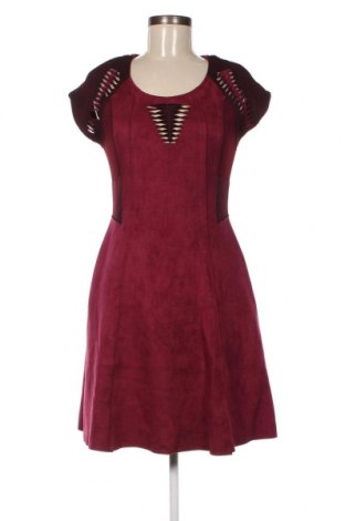 Kleid Huit Six Sept, Größe M, Farbe Rot, Preis 18,93 €