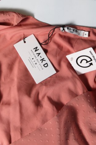 Kleid NA-KD, Größe S, Farbe Aschrosa, Preis 21,03 €