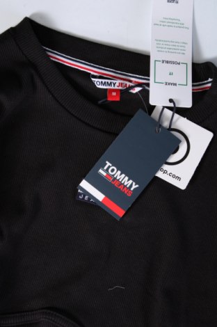 Рокля Tommy Jeans, Размер M, Цвят Черен, Цена 110,25 лв.