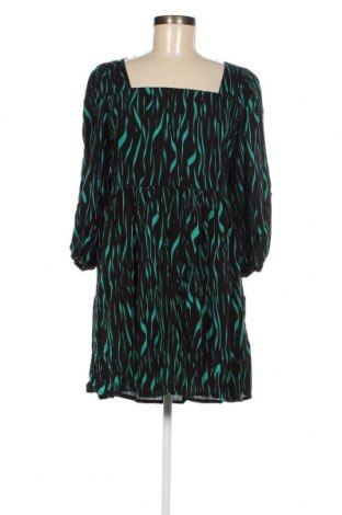 Kleid Trendyol, Größe M, Farbe Mehrfarbig, Preis 7,89 €