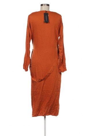 Šaty  Trendyol, Velikost M, Barva Oranžová, Cena  222,00 Kč