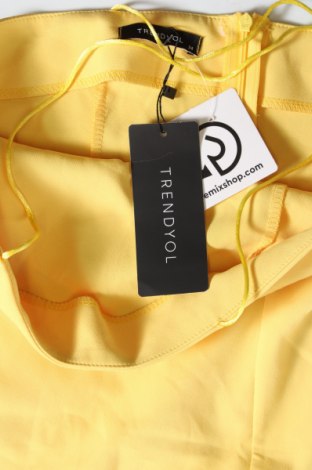 Šaty  Trendyol, Velikost XS, Barva Žlutá, Cena  232,00 Kč