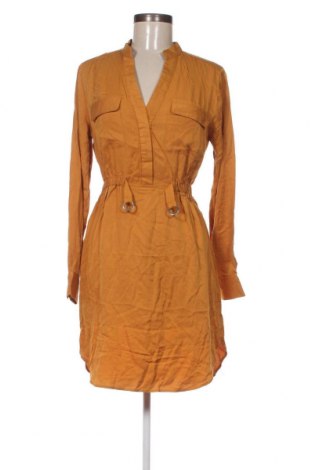 Φόρεμα Usha, Μέγεθος M, Χρώμα Κίτρινο, Τιμή 81,44 €