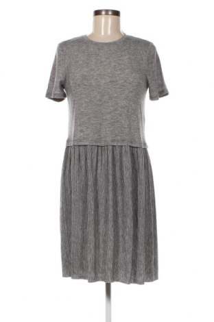 Kleid Vero Moda, Größe M, Farbe Grau, Preis 8,91 €