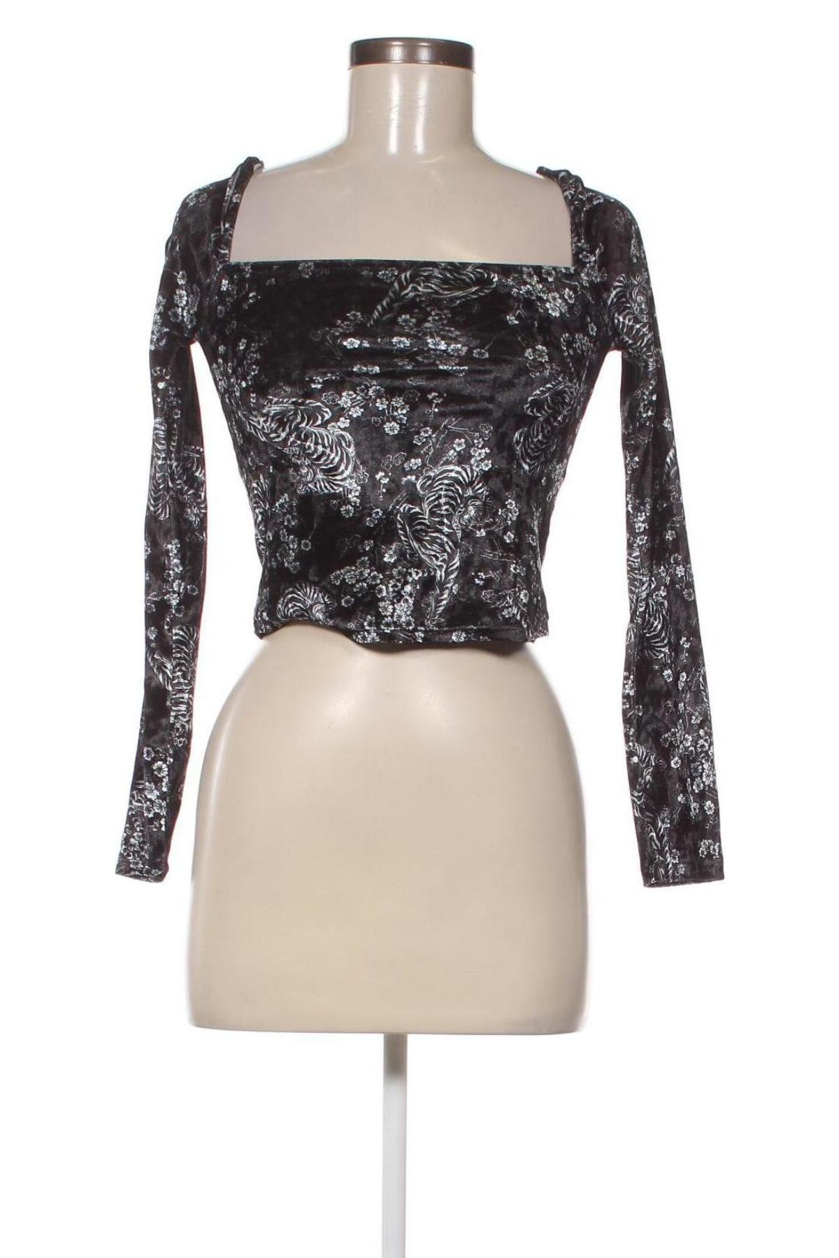 Γυναικεία μπλούζα Bershka, Μέγεθος M, Χρώμα Μαύρο, Τιμή 1,60 €