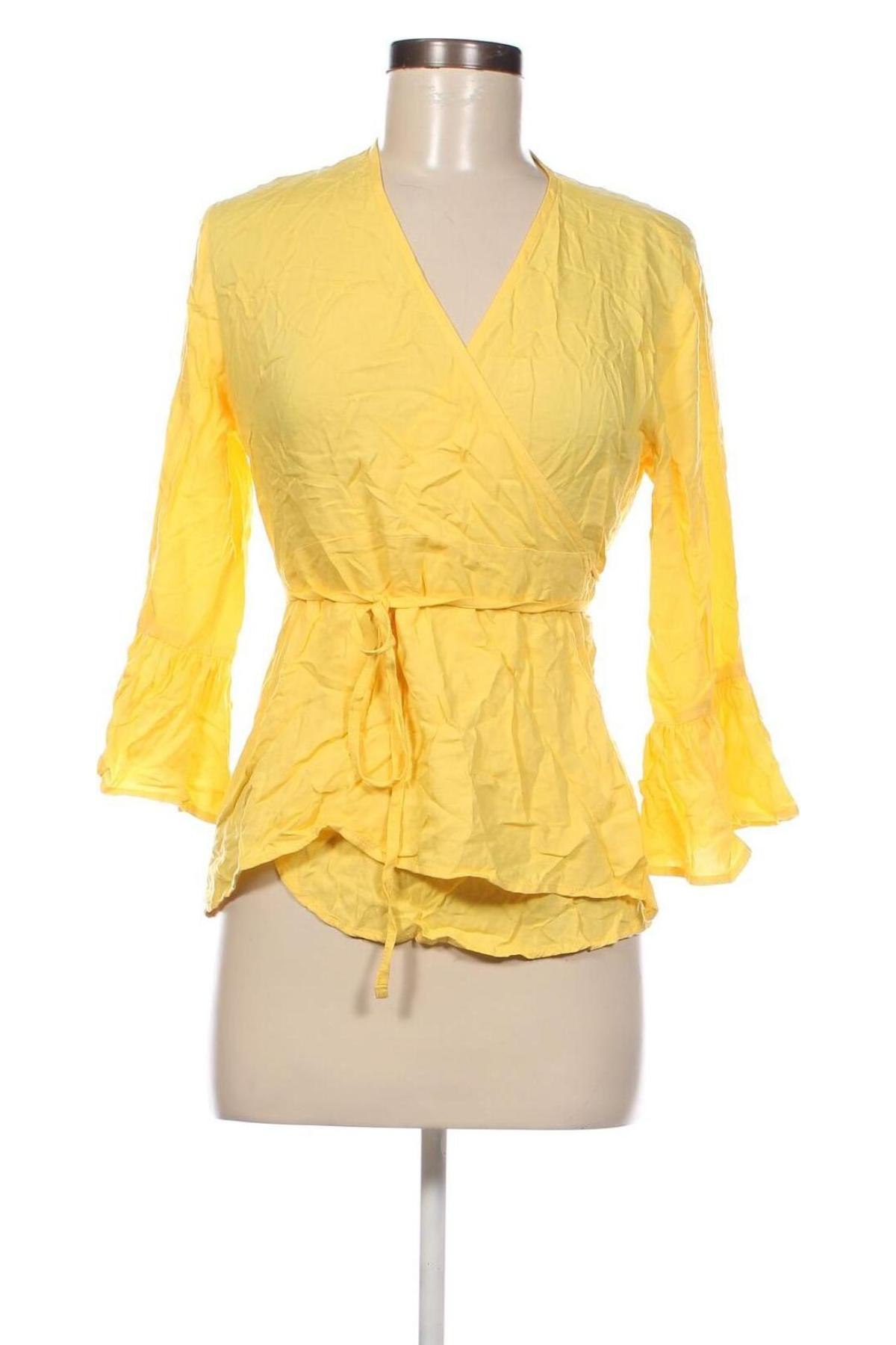 Дамска блуза Sinsay, Размер S, Цвят Жълт, Цена 5,13 лв.