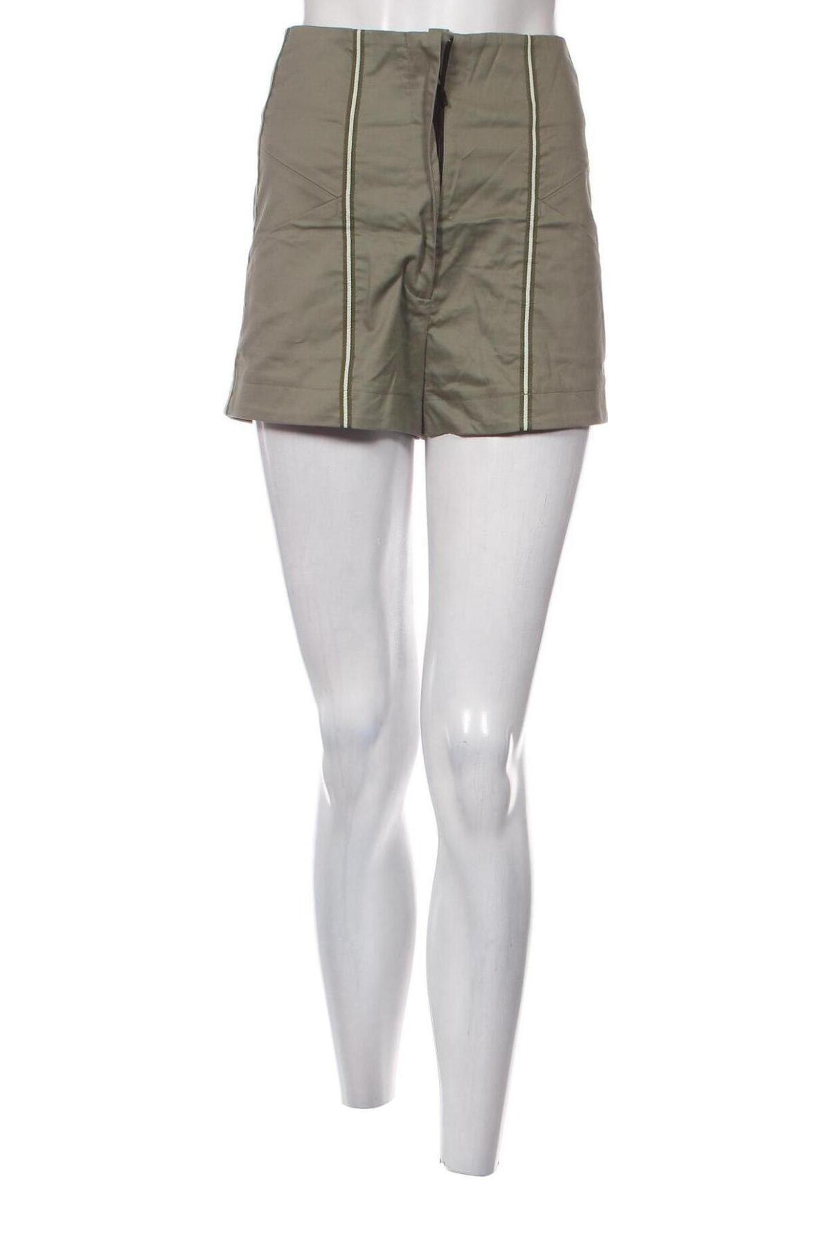 Дамски къс панталон Caramella Fashion, Размер S, Цвят Зелен, Цена 5,76 лв.