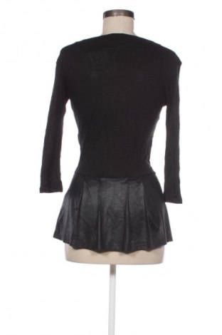 Bluzka damska Guess, Rozmiar M, Kolor Czarny, Cena 157,99 zł